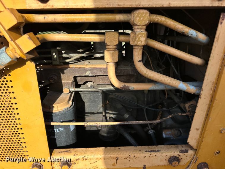 image for item DQ0819 1989 Case 850D dozer
