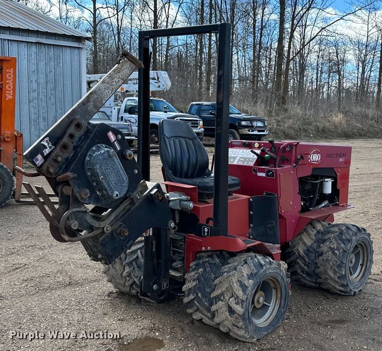 image for item DQ0822 2014 Toro  Pro sneak 360 cable plow