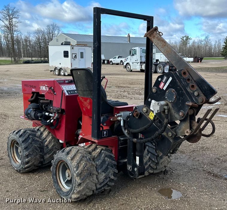 image for item DQ0822 2014 Toro  Pro sneak 360 cable plow