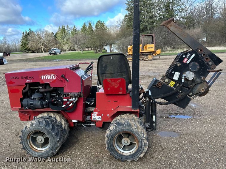 image for item DQ0822 2014 Toro  Pro sneak 360 cable plow