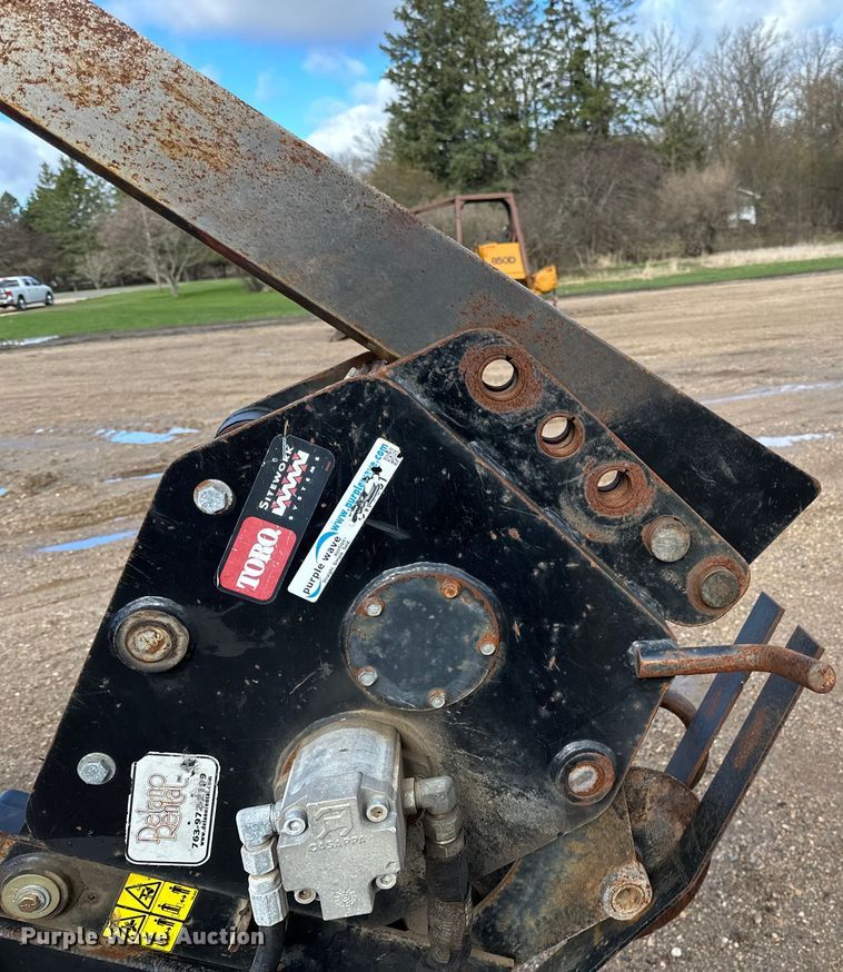 image for item DQ0822 2014 Toro  Pro sneak 360 cable plow