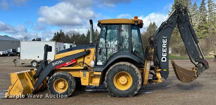 image for item DQ0824 2015 John Deere 310SL backhoe