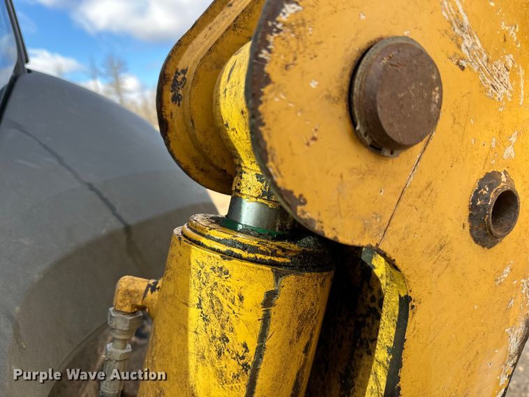 image for item DQ0824 2015 John Deere 310SL backhoe