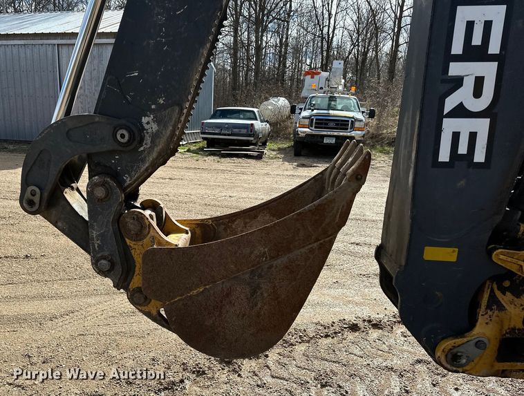 image for item DQ0824 2015 John Deere 310SL backhoe