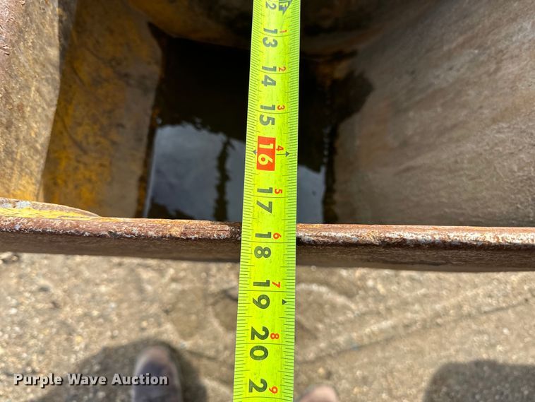 image for item DQ0824 2015 John Deere 310SL backhoe