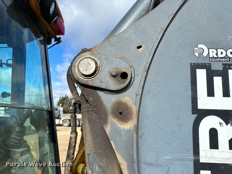 image for item DQ0824 2015 John Deere 310SL backhoe