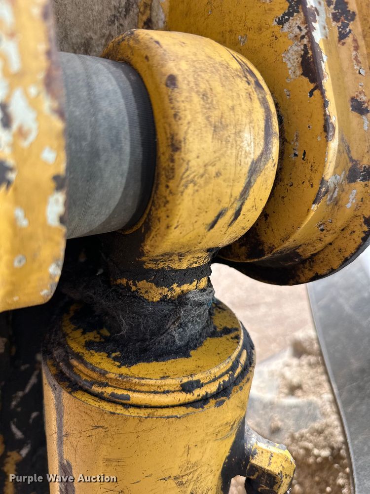 image for item DQ0824 2015 John Deere 310SL backhoe