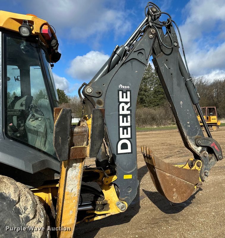 image for item DQ0824 2015 John Deere 310SL backhoe