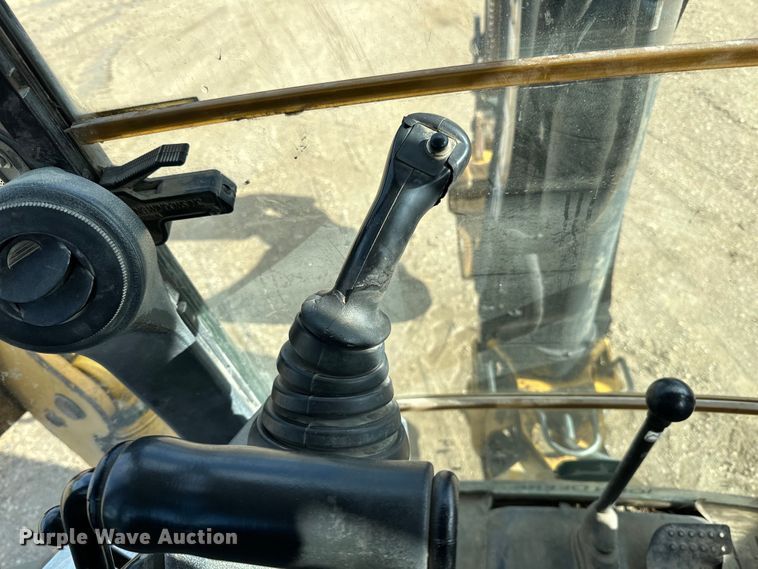 image for item DQ0824 2015 John Deere 310SL backhoe