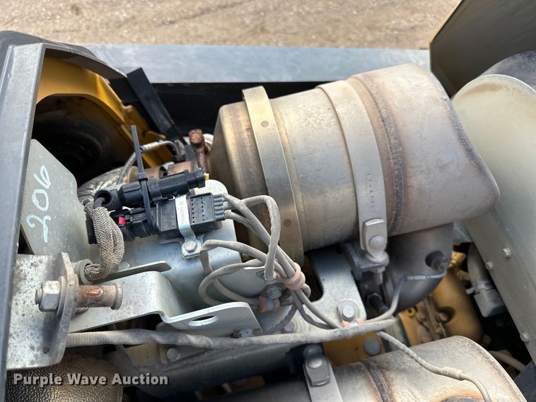 image for item DQ0824 2015 John Deere 310SL backhoe