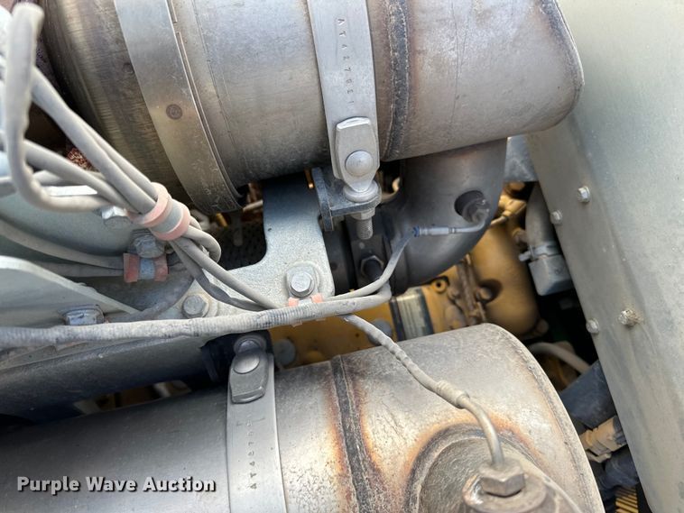 image for item DQ0824 2015 John Deere 310SL backhoe