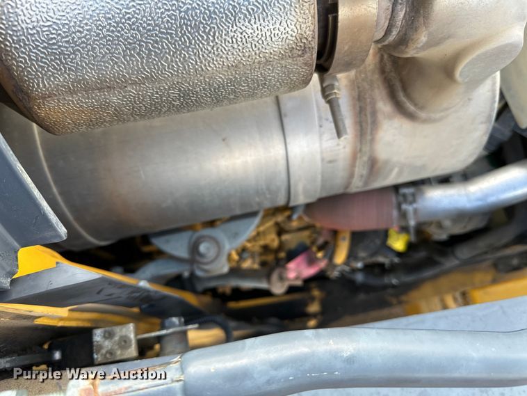 image for item DQ0824 2015 John Deere 310SL backhoe