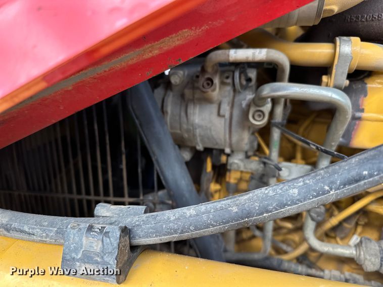 image for item DQ0824 2015 John Deere 310SL backhoe