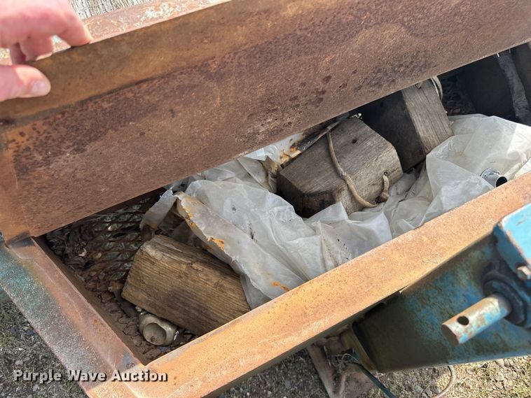 image for item DQ0826 1997 Felling  equipment trailer