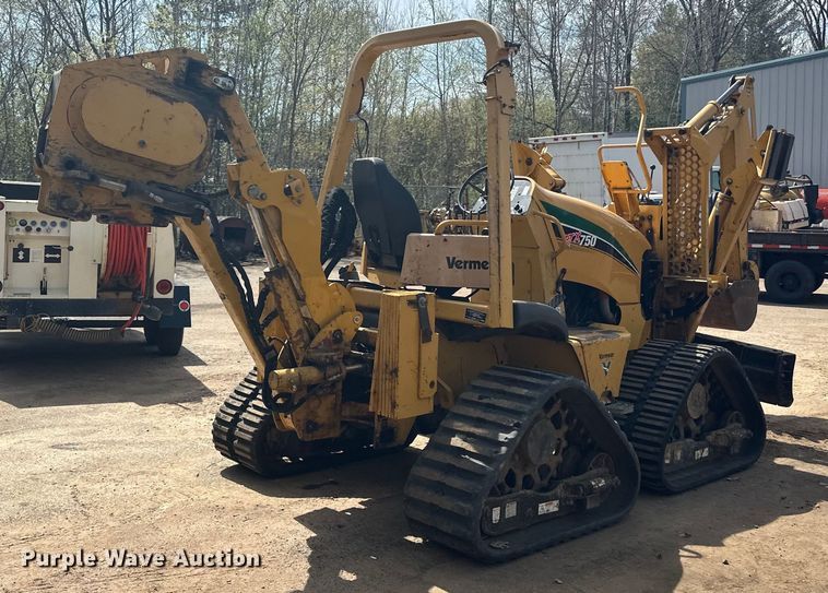 image for item DQ0827 2011 Vermeer  RTX750 cable plow