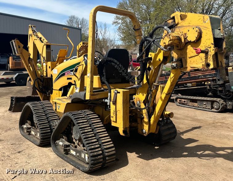 image for item DQ0827 2011 Vermeer  RTX750 cable plow