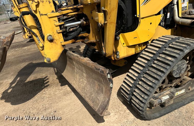 image for item DQ0827 2011 Vermeer  RTX750 cable plow