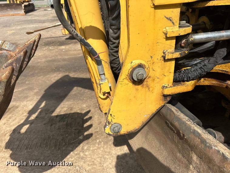 image for item DQ0827 2011 Vermeer  RTX750 cable plow