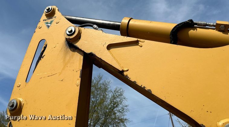 image for item DQ0827 2011 Vermeer  RTX750 cable plow