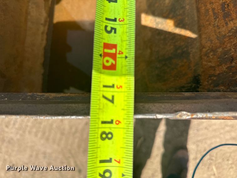 image for item DQ0827 2011 Vermeer  RTX750 cable plow