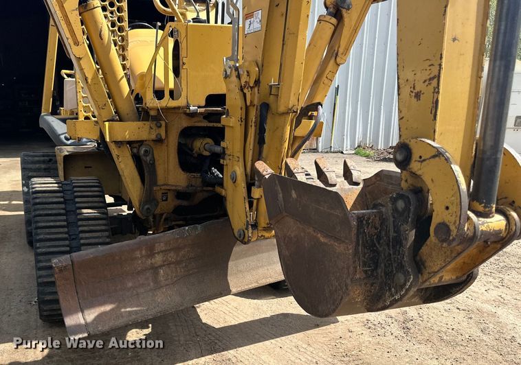 image for item DQ0827 2011 Vermeer  RTX750 cable plow