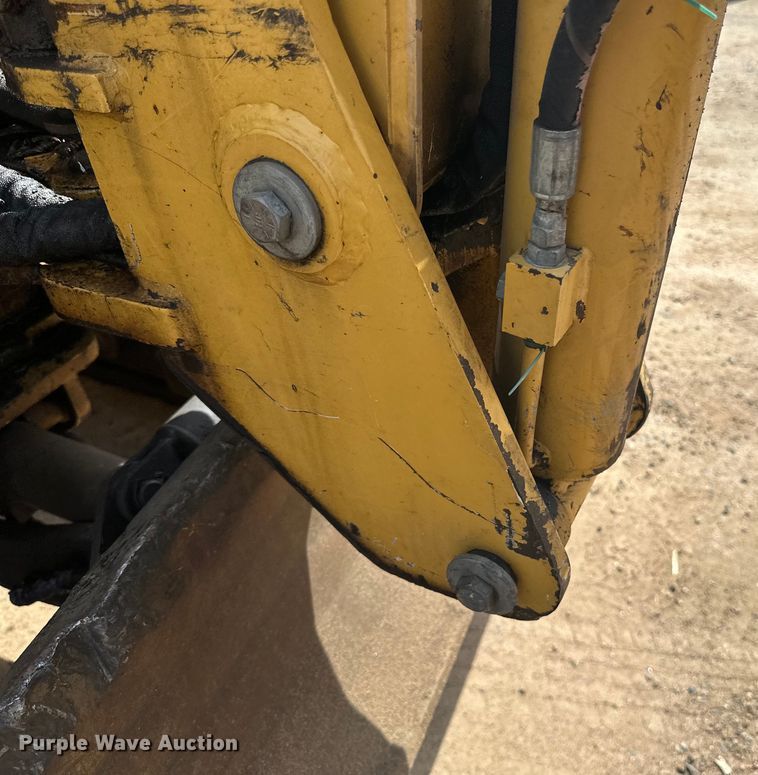 image for item DQ0827 2011 Vermeer  RTX750 cable plow