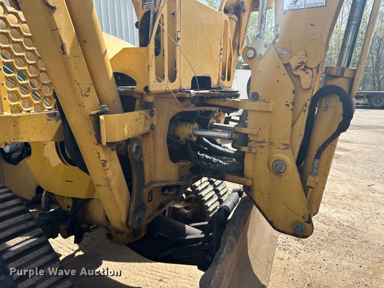 image for item DQ0827 2011 Vermeer  RTX750 cable plow