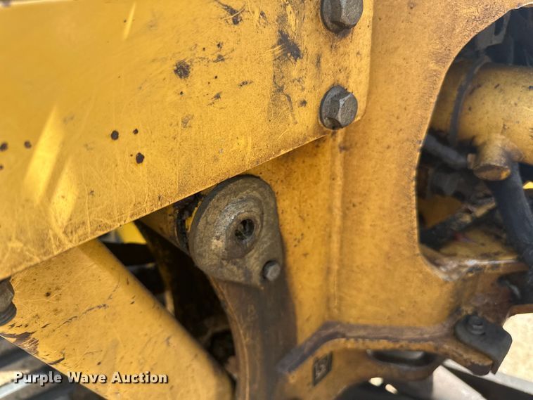 image for item DQ0827 2011 Vermeer  RTX750 cable plow