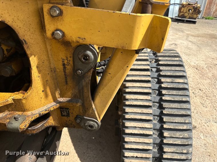 image for item DQ0827 2011 Vermeer  RTX750 cable plow