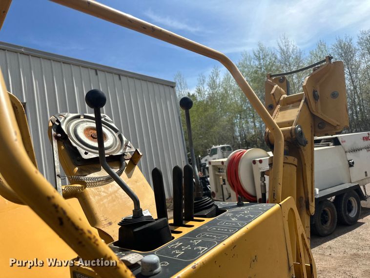 image for item DQ0827 2011 Vermeer  RTX750 cable plow