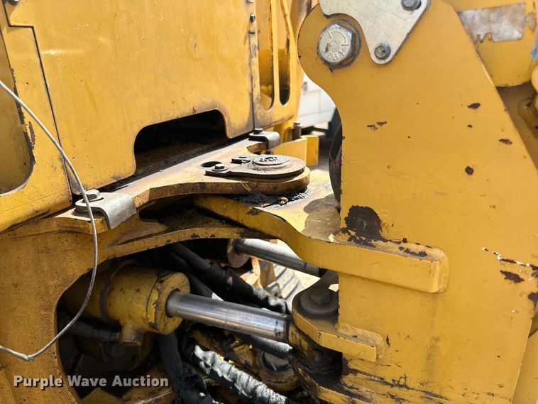 image for item DQ0827 2011 Vermeer  RTX750 cable plow