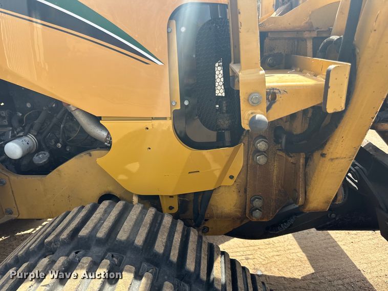 image for item DQ0827 2011 Vermeer  RTX750 cable plow