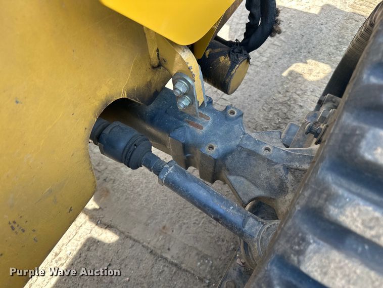 image for item DQ0827 2011 Vermeer  RTX750 cable plow