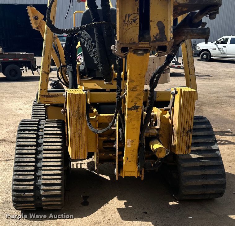 image for item DQ0827 2011 Vermeer  RTX750 cable plow