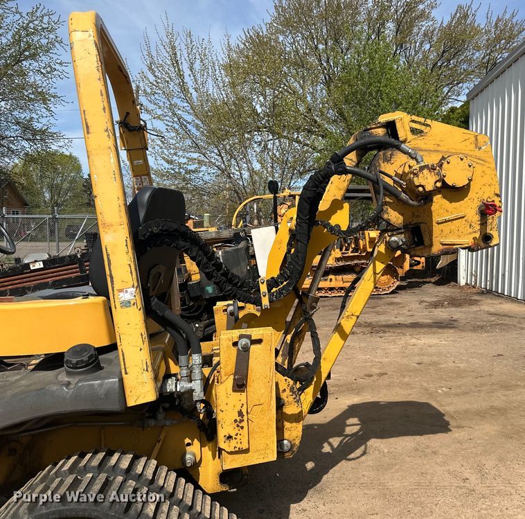 image for item DQ0827 2011 Vermeer  RTX750 cable plow