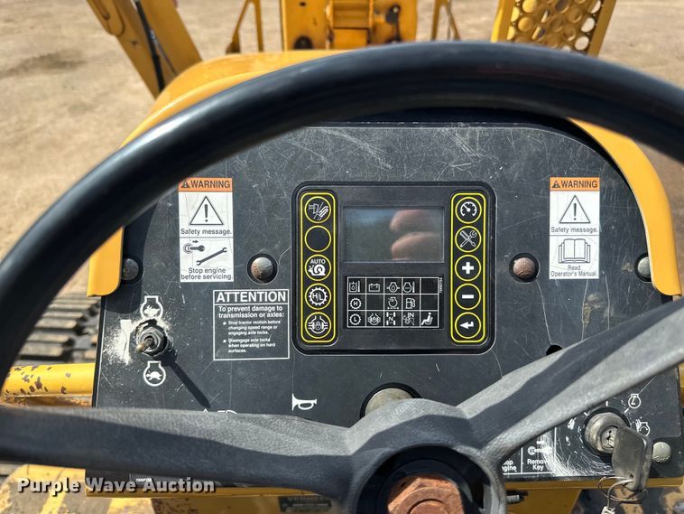 image for item DQ0827 2011 Vermeer  RTX750 cable plow