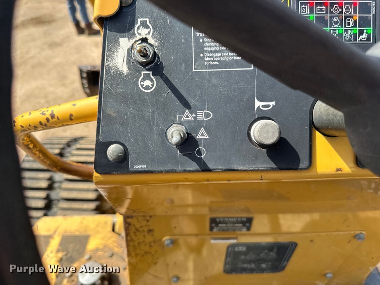 image for item DQ0827 2011 Vermeer  RTX750 cable plow