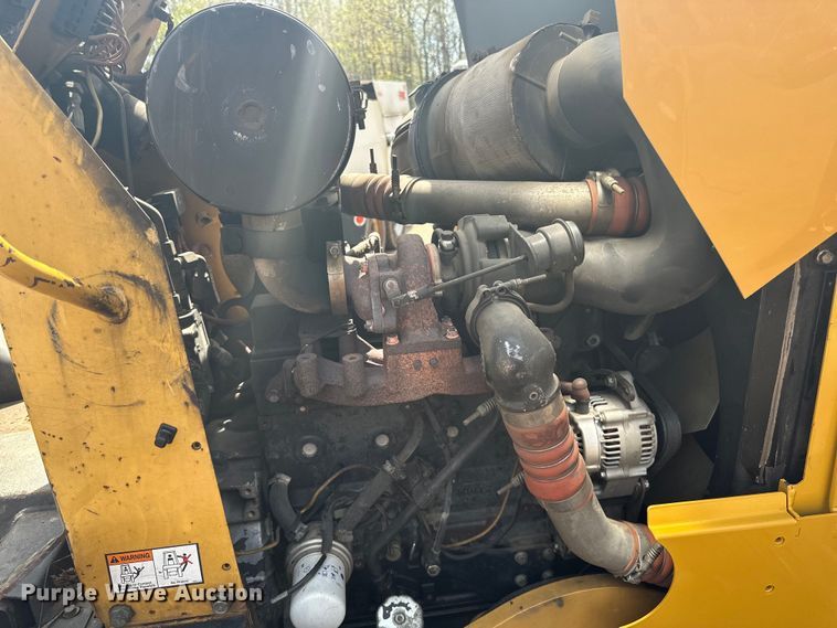 image for item DQ0827 2011 Vermeer  RTX750 cable plow