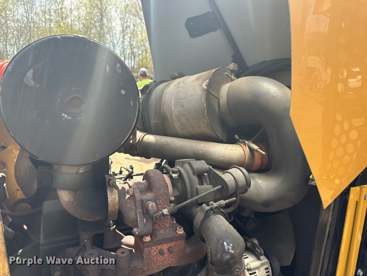 image for item DQ0827 2011 Vermeer  RTX750 cable plow