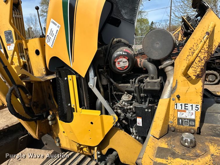 image for item DQ0827 2011 Vermeer  RTX750 cable plow