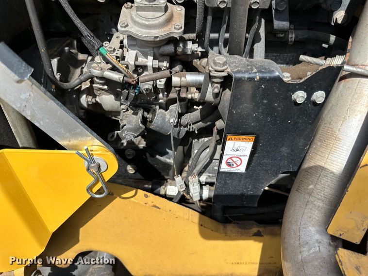 image for item DQ0827 2011 Vermeer  RTX750 cable plow