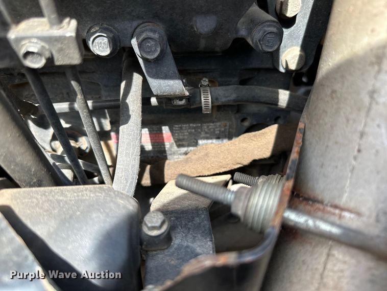 image for item DQ0827 2011 Vermeer  RTX750 cable plow