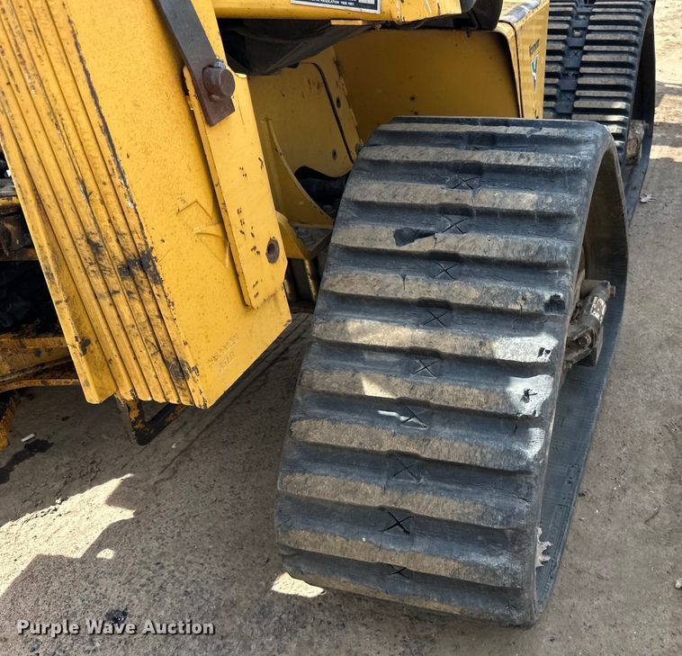 image for item DQ0827 2011 Vermeer  RTX750 cable plow