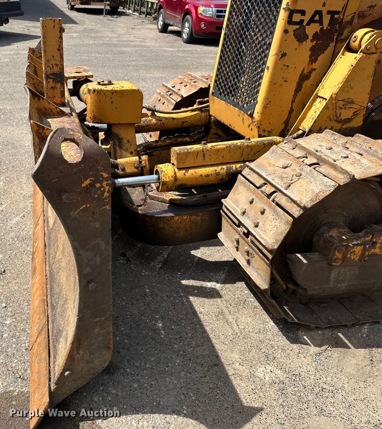 image for item DQ0829 1988 Caterpillar  D4B dozer
