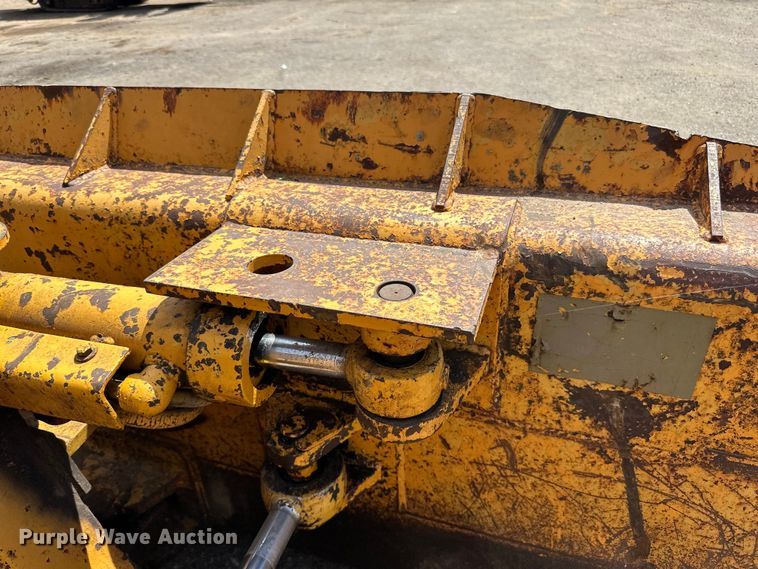 image for item DQ0829 1988 Caterpillar  D4B dozer