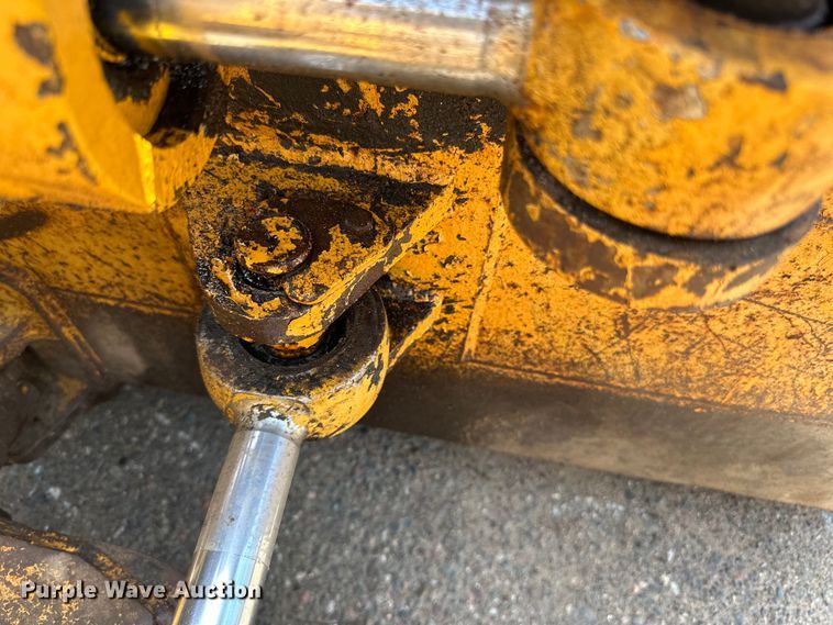 image for item DQ0829 1988 Caterpillar  D4B dozer