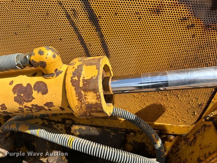 image for item DQ0829 1988 Caterpillar  D4B dozer