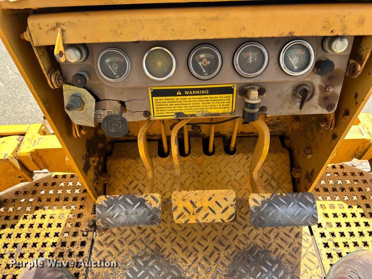 image for item DQ0829 1988 Caterpillar  D4B dozer