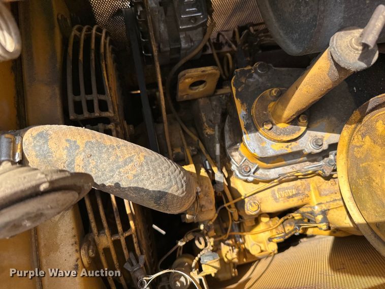 image for item DQ0829 1988 Caterpillar  D4B dozer