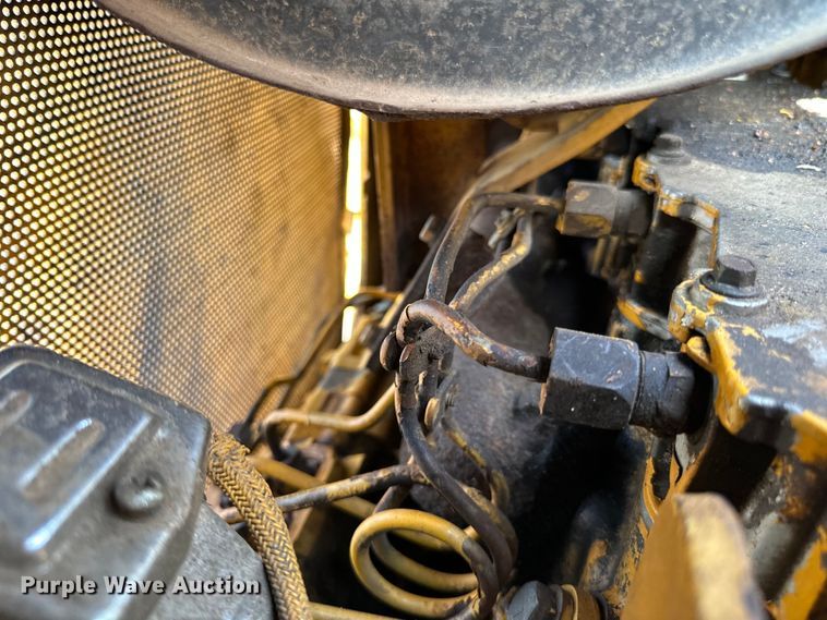 image for item DQ0829 1988 Caterpillar  D4B dozer